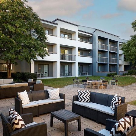 Courtyard By Marriott Fairfax Fair Oaks Hotell Exteriör bild