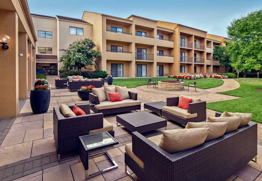 Courtyard By Marriott Fairfax Fair Oaks Hotell Exteriör bild