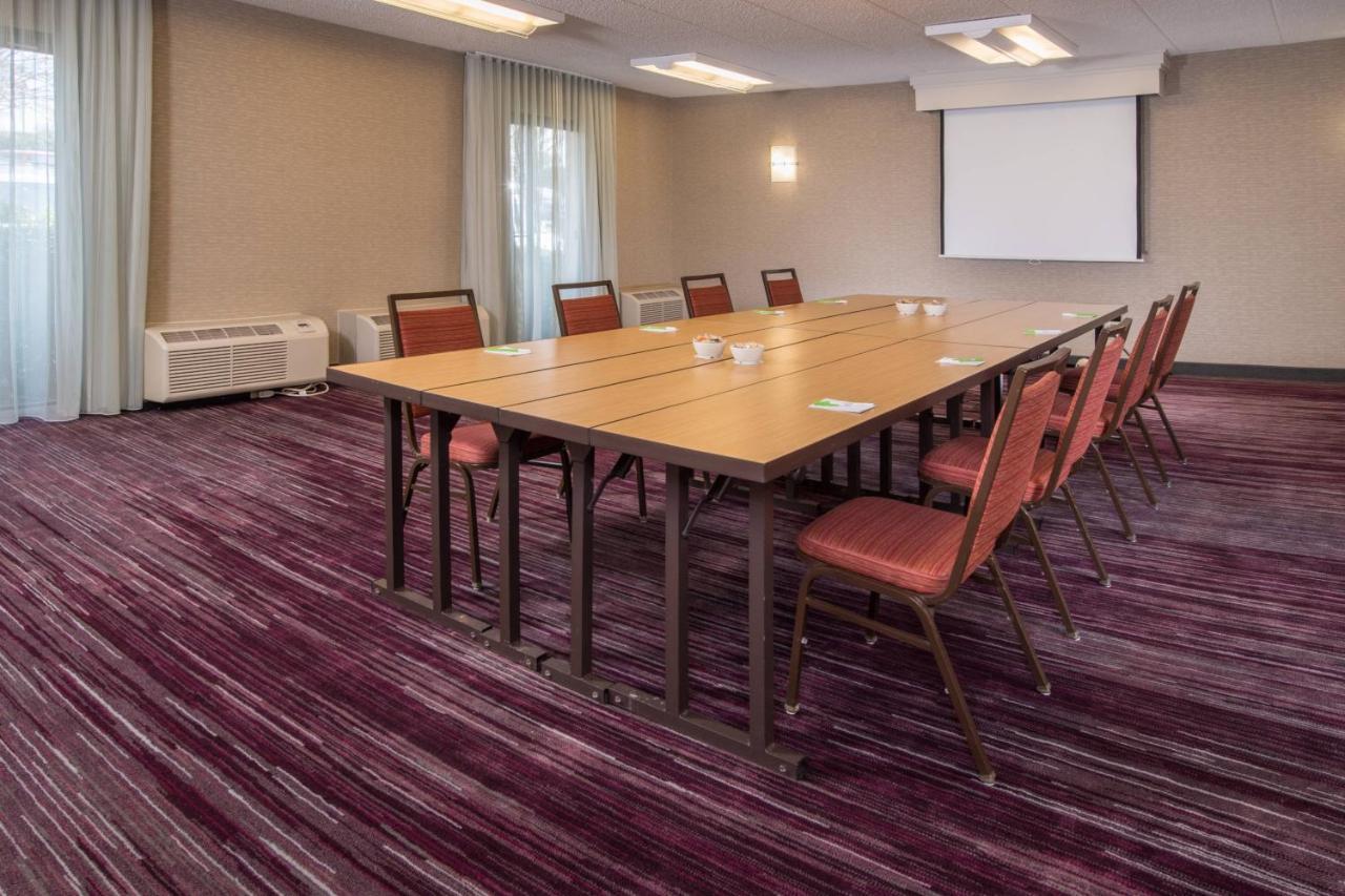Courtyard By Marriott Fairfax Fair Oaks Hotell Exteriör bild