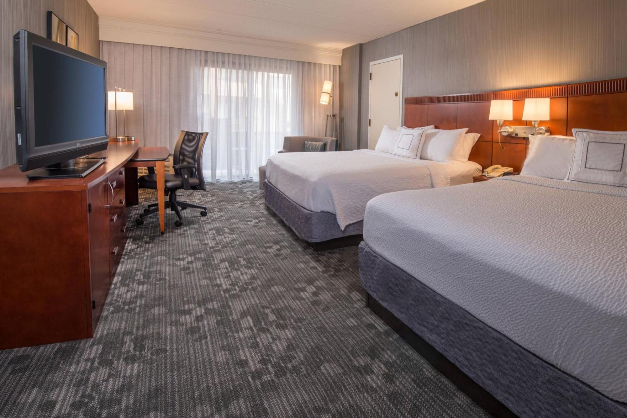 Courtyard By Marriott Fairfax Fair Oaks Hotell Exteriör bild