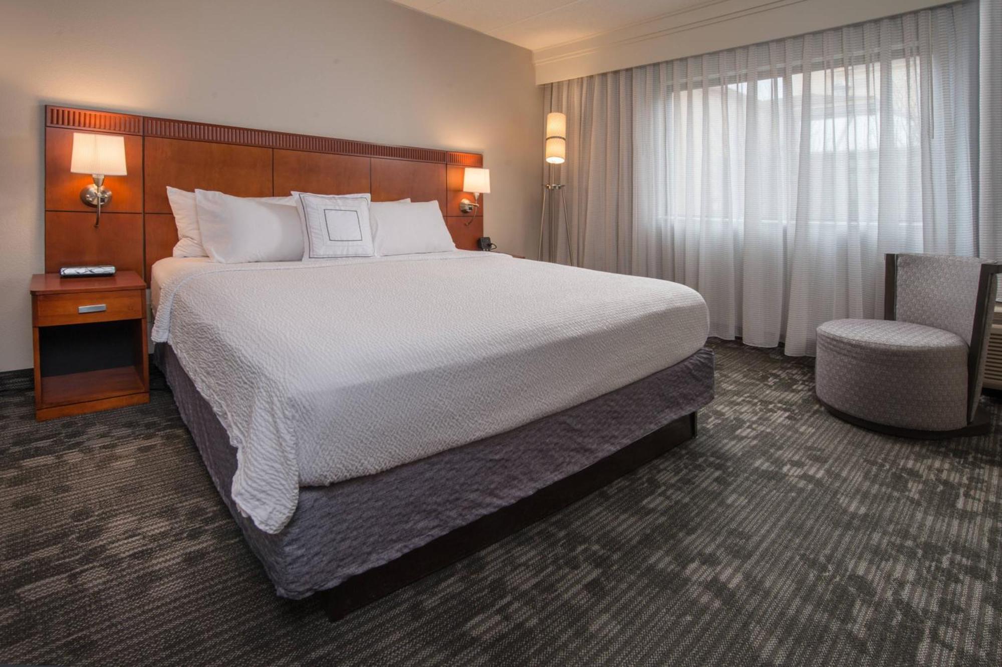 Courtyard By Marriott Fairfax Fair Oaks Hotell Exteriör bild